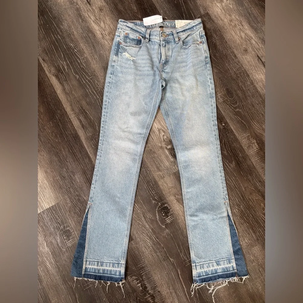 NWT American Eagle Denim Jeans 90s Low Rise Kick Two Tone Blue Mid Wash Size 2​​ - Picture 7 of 13